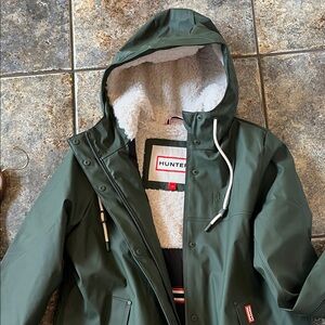 Hunter Men's Olive Green Hooded Raincoat with White Sherpa Lining
